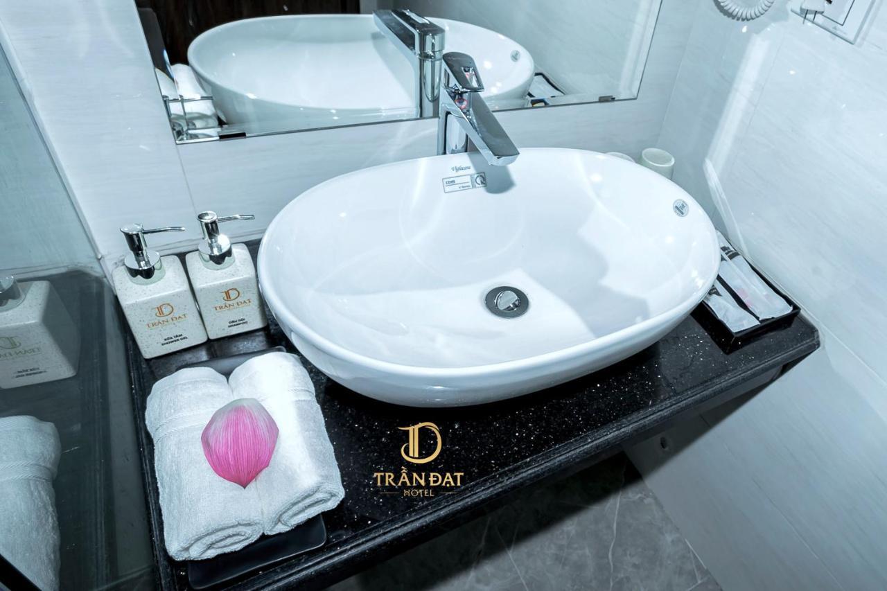 Tran Dat Hotel Ha Long Exterior photo